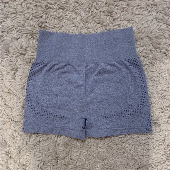 2-Piece Gray Vital Seamless Shorts + Short Sleeve Fitness Crop Top Set - Picture 6 of 6